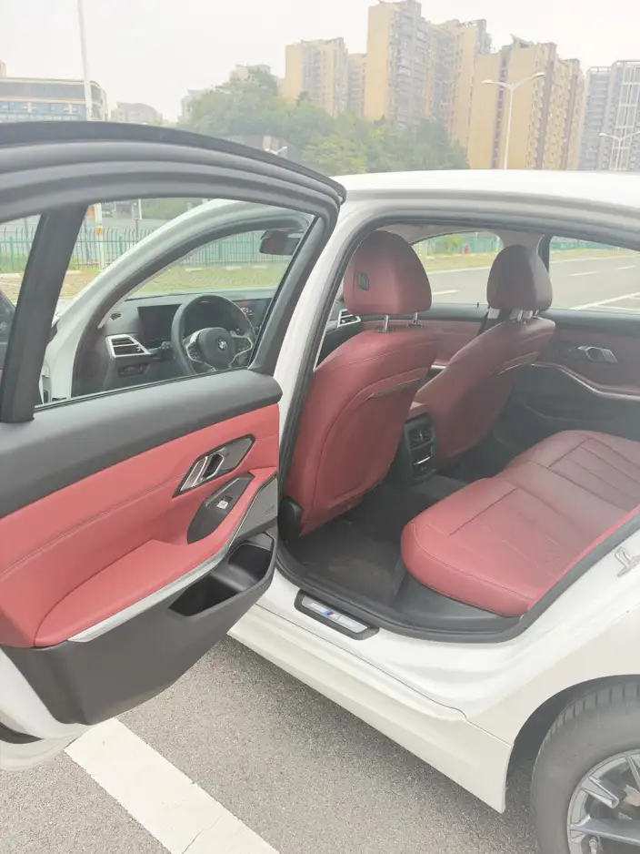BMW 3 Series 2025 Model 330Li 50th Anniversary Limited edition – фото 8