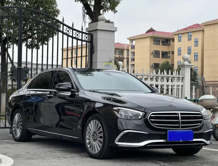Mercedes-Benz E-Class 2022 Model E 300 L Fashion Model sedan – фото 3