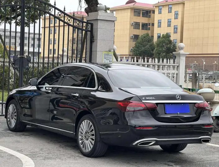 Mercedes-Benz E-Class 2022 Model E 300 L Fashion Model sedan – фото 4