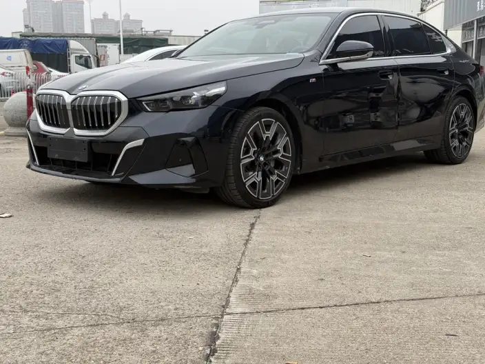 BMW 5 Series 2025 Model Facelift 530Li Exclusive Model M Sports Set – фото 1