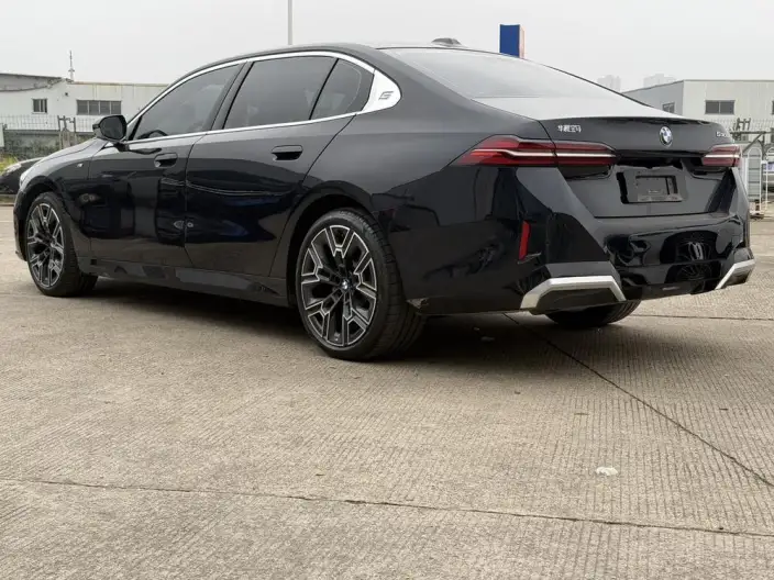 BMW 5 Series 2025 Model Facelift 530Li Exclusive Model M Sports Set – фото 3