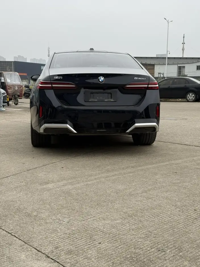 BMW 5 Series 2025 Model Facelift 530Li Exclusive Model M Sports Set – фото 4