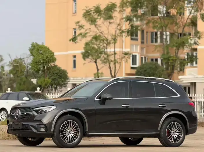 Mercedes-Benz GLC 2023 Model Facelift GLC 300 L 4MATIC Dynamic Model 7 seat – фото 1