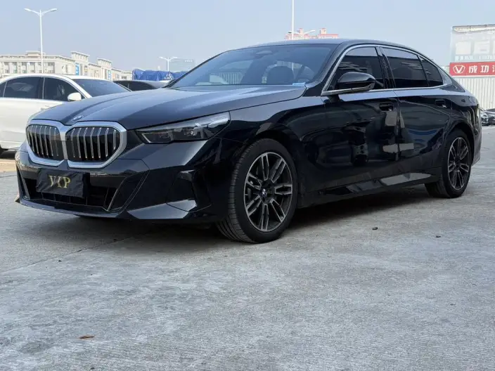 BMW 5 Series 2026 Model 530Li Leading Model M Sports Set – фото 1