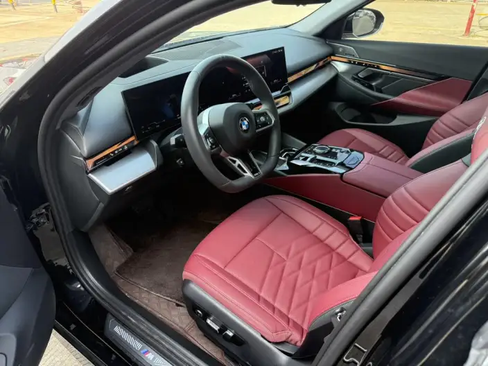 BMW 5 Series 2026 Model 530Li Leading Model M Sports Set – фото 10