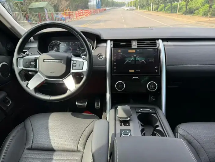 Land Rover Discovery 2023 Model Facelift 300PS S – фото 5