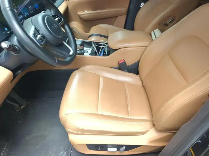 Li Auto ONE 2021 Model Extended Range 6 seat Edition – фото 10