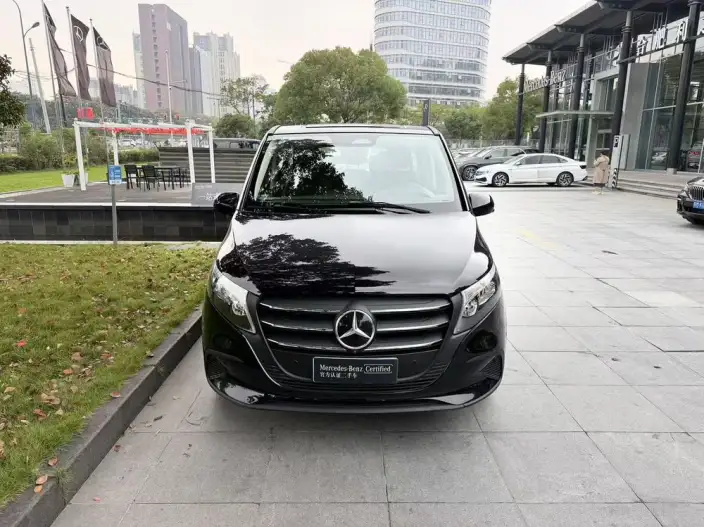 Viano 2024 Model 2.0T Business Edition 7 seat – фото 2