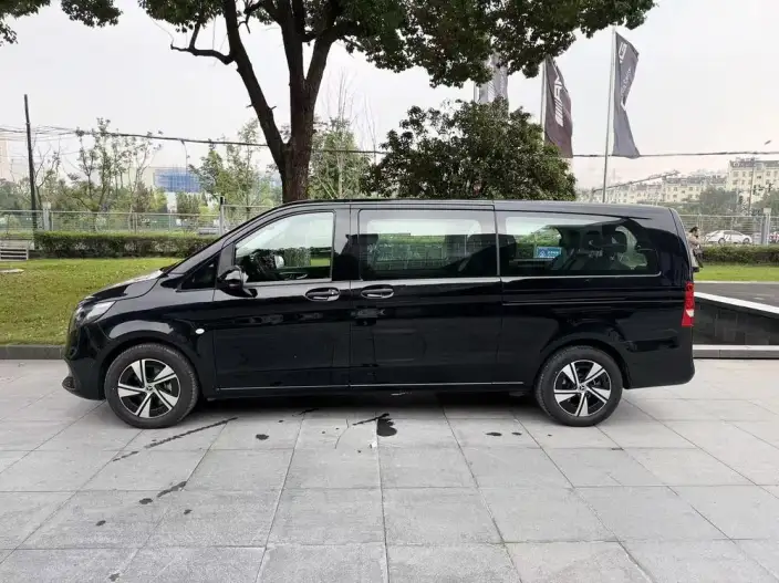Viano 2024 Model 2.0T Business Edition 7 seat – фото 4