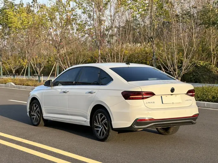 Volkswagen Lavida 2023 Model 1.5L Automatic Five million editions – фото 4