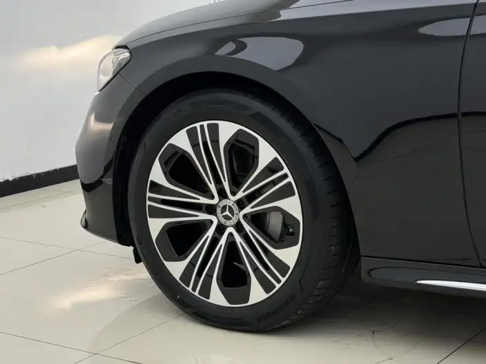 Mercedes-Benz E-Class 2025 Model E 300 L Luxury Model sedan – фото 10
