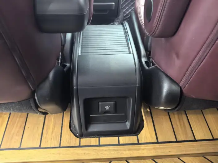 Honda Elysion 2022 Model 2.0L Hybrid Supreme Edition – фото 10