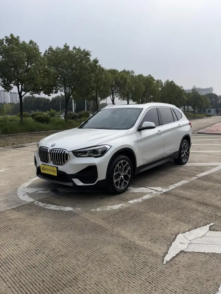 BMW X1 2022 Model sDrive25Li Leading Model – фото 1