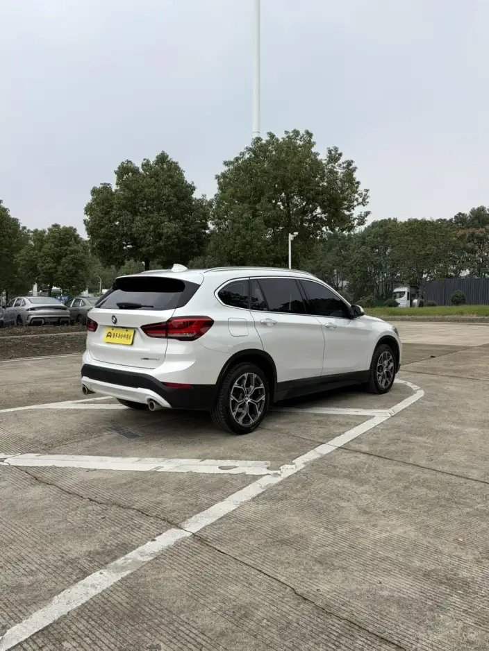 BMW X1 2022 Model sDrive25Li Leading Model – фото 6