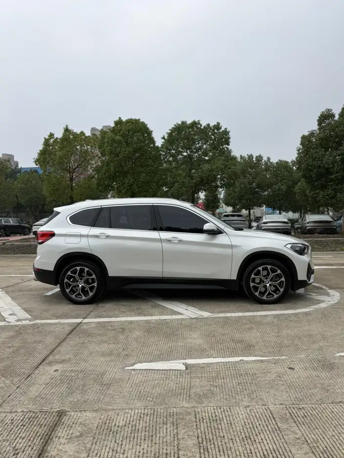 BMW X1 2022 Model sDrive25Li Leading Model – фото 7