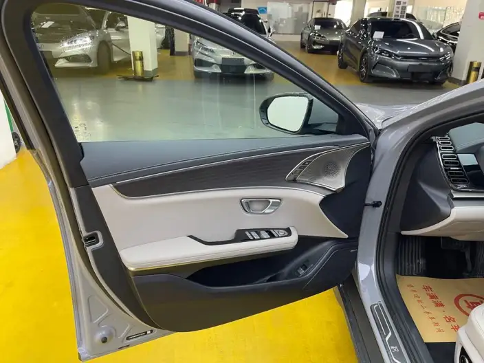 BYD Han EV 2025 Model 701KM LiDAR Smart Driving Model – фото 9