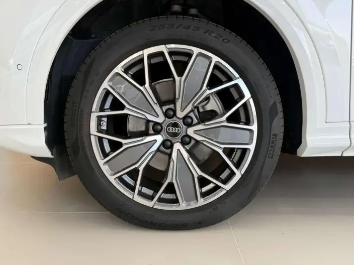 Audi Q5L 2026 Model 2.0T 10M Users Edition Edition – фото 7