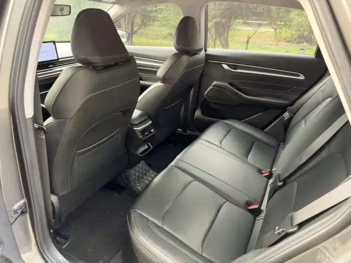 Geely Emgrand 2025 Model No. 4 Gen 1.5L CVT Star Glory Edition – фото 10