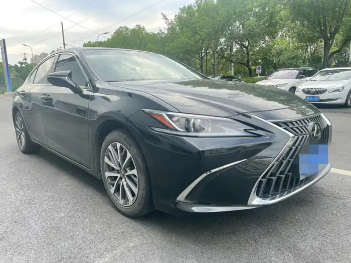 Lexus ES 2022 Model 260 Superior Edition – фото 3