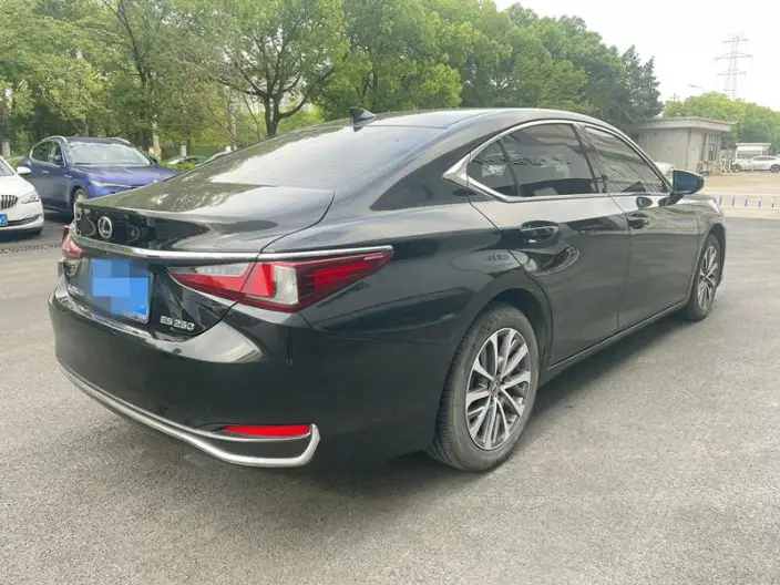 Lexus ES 2022 Model 260 Superior Edition – фото 6