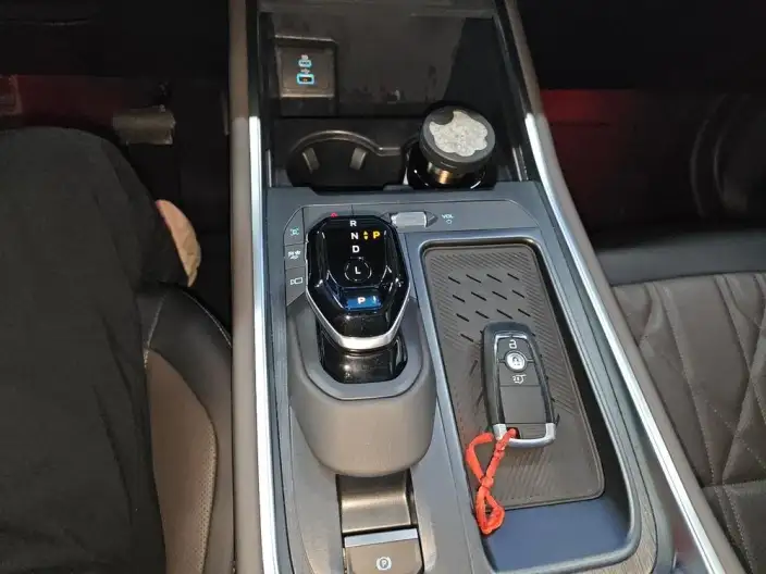 Ford Edge 2025 Model Ford Edge L 2.0T EcoBoost E Hybrid 4WD VII seat Supreme Model – фото 9