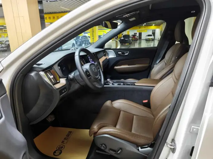 Volvo XC60 PHEV 2024 Model T8 4WD Long Battery Life Pro Smart Elegance Deluxe Edition – фото 6