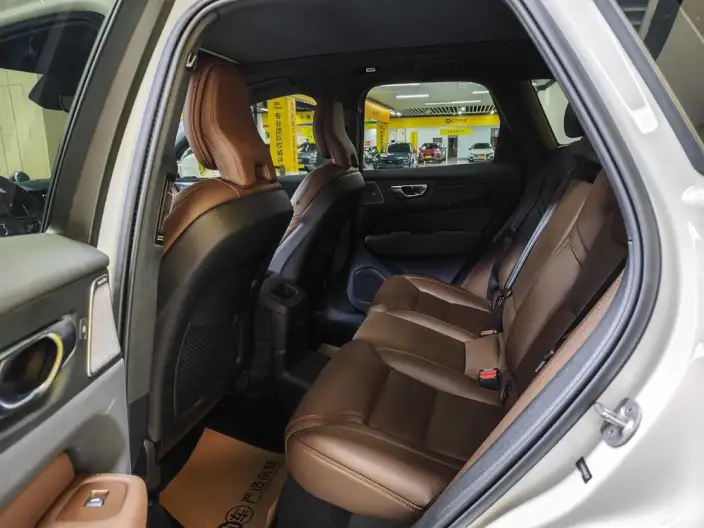 Volvo XC60 PHEV 2024 Model T8 4WD Long Battery Life Pro Smart Elegance Deluxe Edition – фото 8