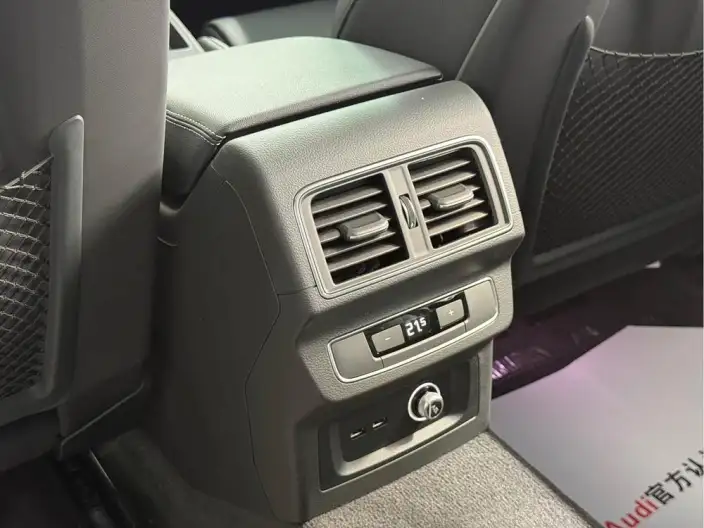 Audi Q5L 2022 Model 45T Luxury Dynamic Model – фото 6