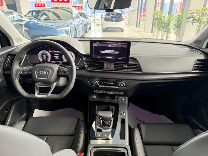 Audi Q5L 2022 Model 45T Luxury Dynamic Model – фото 8