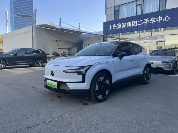 Volvo EX30 2025 Model Rear Drive Long Battery Life Pro Edition Ultra – фото 1