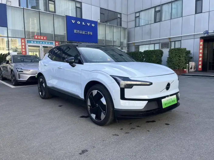 Volvo EX30 2025 Model Rear Drive Long Battery Life Pro Edition Ultra – фото 3
