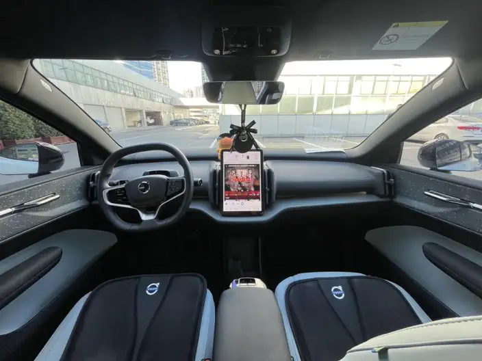 Volvo EX30 2025 Model Rear Drive Long Battery Life Pro Edition Ultra – фото 10