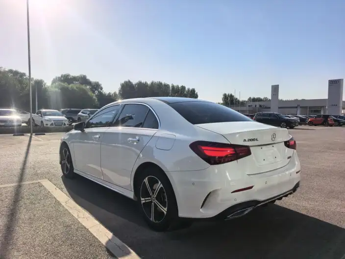 Mercedes-Benz A-class 2024 Model A 200 L Fashion Edition – фото 4