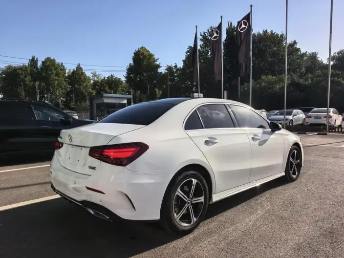 Mercedes-Benz A-class 2024 Model A 200 L Fashion Edition – фото 6