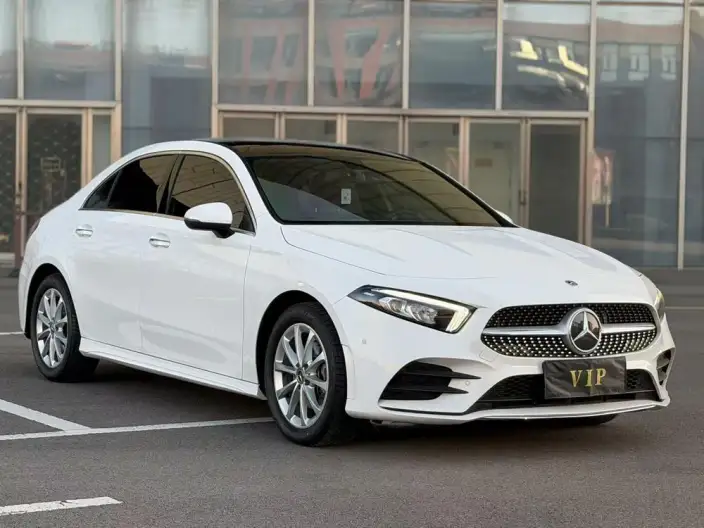 Mercedes-Benz A-class 2022 Model Facelift A 200 L Sports sedan Dynamic Edition – фото 3