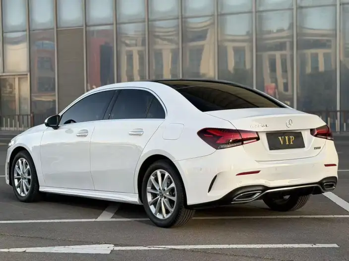 Mercedes-Benz A-class 2022 Model Facelift A 200 L Sports sedan Dynamic Edition – фото 4