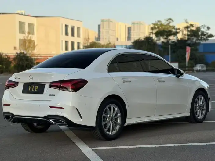 Mercedes-Benz A-class 2022 Model Facelift A 200 L Sports sedan Dynamic Edition – фото 6