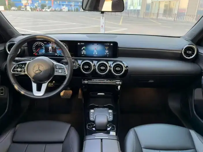 Mercedes-Benz A-class 2022 Model Facelift A 200 L Sports sedan Dynamic Edition – фото 7