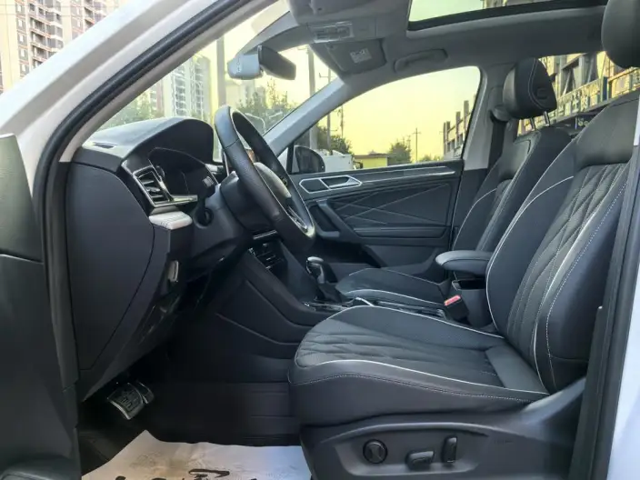 Volkswagen Tiguan L 2023 Model 330TSI 2WD R-Line Enjoy the version more – фото 9