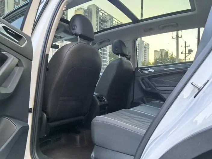 Volkswagen Tiguan L 2023 Model 330TSI 2WD R-Line Enjoy the version more – фото 10