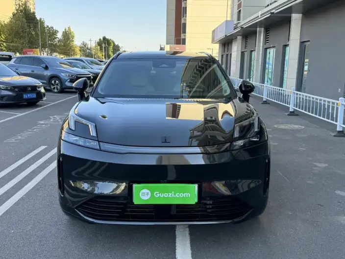 Lynk & Co 08 EM-P 2023 Model 220 4WD Performance Halo