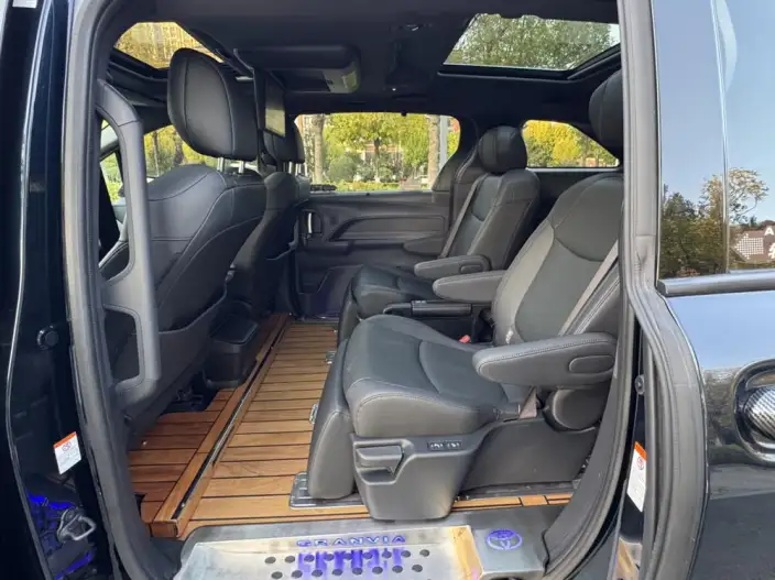 Granvia 2022 Model 2.5L Hybrid Ultimate Edition – фото 10