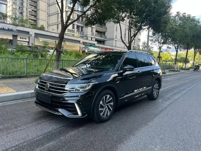 Volkswagen Tiguan L PHEV 2023 Model 430PHEV Plug-in hybrid Premium Edition – фото 1