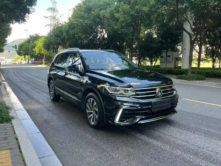Volkswagen Tiguan L PHEV 2023 Model 430PHEV Plug-in hybrid Premium Edition – фото 3