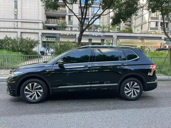 Volkswagen Tiguan L PHEV 2023 Model 430PHEV Plug-in hybrid Premium Edition – фото 4