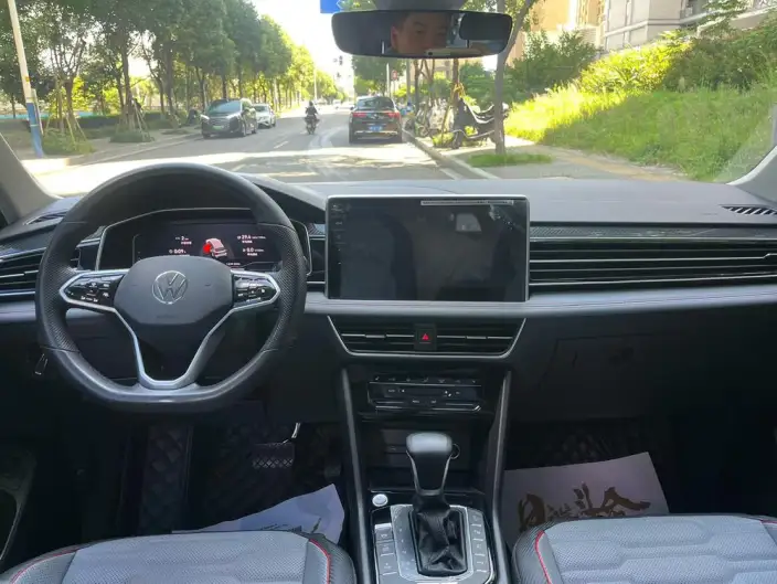 Volkswagen Tiguan L PHEV 2023 Model 430PHEV Plug-in hybrid Premium Edition – фото 7