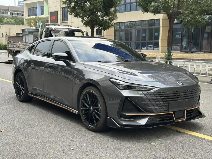 Changan UNI-V 2022 Model 1.5T Sports Edition – фото 2