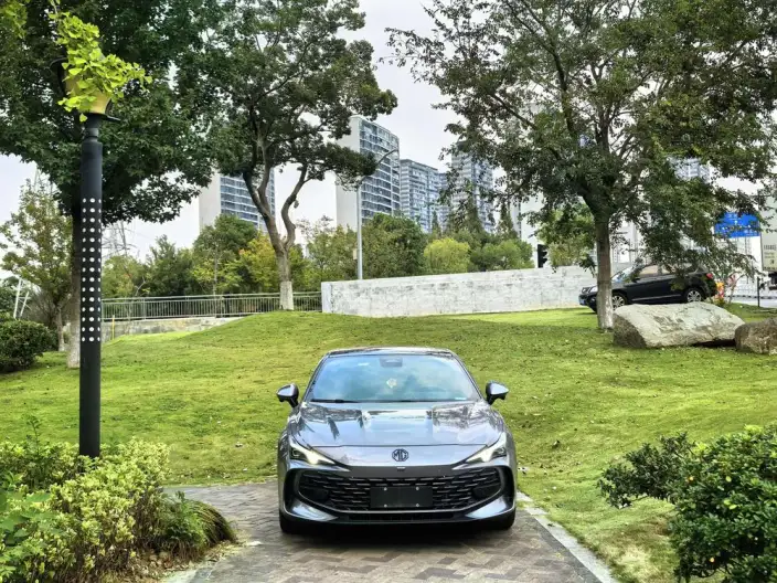 MG7 2025 Model 2.0T Automatic Trophy+ Chao Class Smart Driving Edition – фото 2