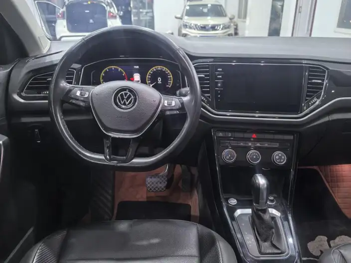 Volkswagen T-Roc 2021 Model Facelift 280TSI DSG 2WD Luxury Zhilian Edition – фото 8