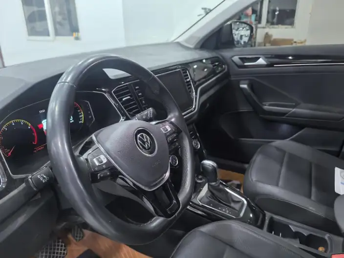 Volkswagen T-Roc 2021 Model Facelift 280TSI DSG 2WD Luxury Zhilian Edition – фото 9